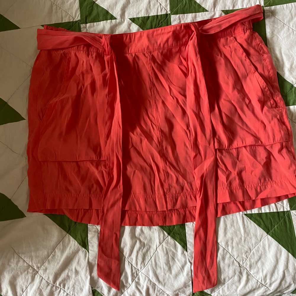 Coral old navy skirt with tie and pockets
